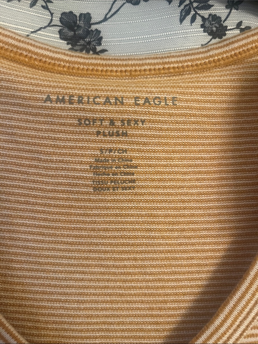 American Eagle NWT Soft & Sexy Plush Tee - Picture 3 of 6